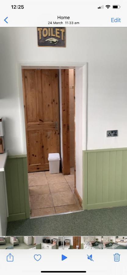 Bed and Breakfast Barrs Court Beds Warmley Екстер'єр фото